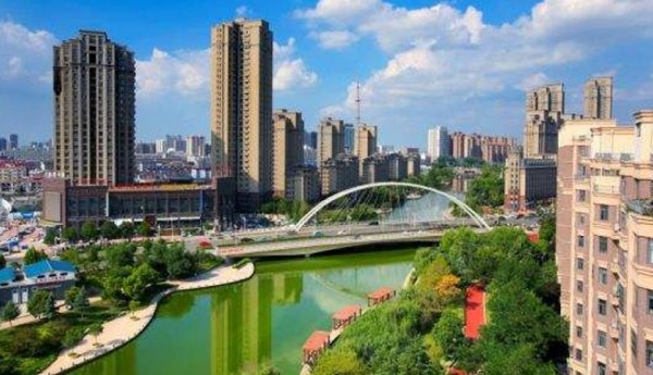 国庆中秋假期  高速公路新能源汽车日均充电量同比增长超45%