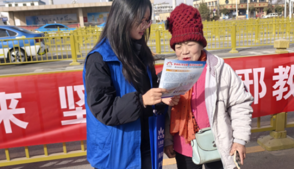 甘肃酒泉：赶集学反邪 平安带回家