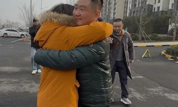 从 “血脉相救” 到 “当面致谢” 一场跨越六年的生命团聚