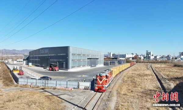 国铁集团郑州局开行首列豫北“公铁海”联运专列