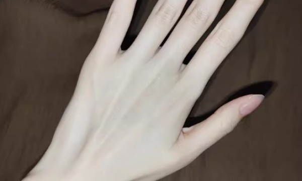 护手霜哪个牌子美白保湿效果好，哪个牌子的护手霜比较好？