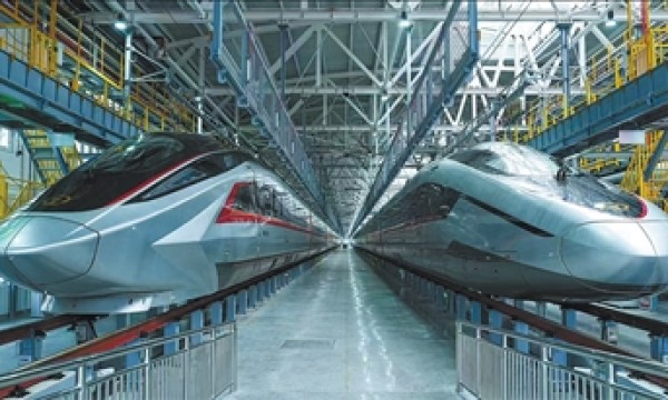 CR450动车组样车跑出453公里时速