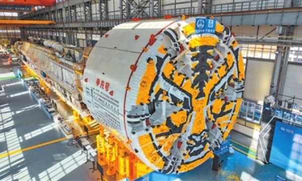 应用于世界规模最大城市湖底隧道盾构机在郑下线 “河南造”缘何频创新纪录（奋战四季度 确保全年红）