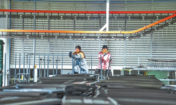 “庞村造”登上亚马逊热榜的背后——从洛阳钢制家具火爆全球看县域特色产业转型升级