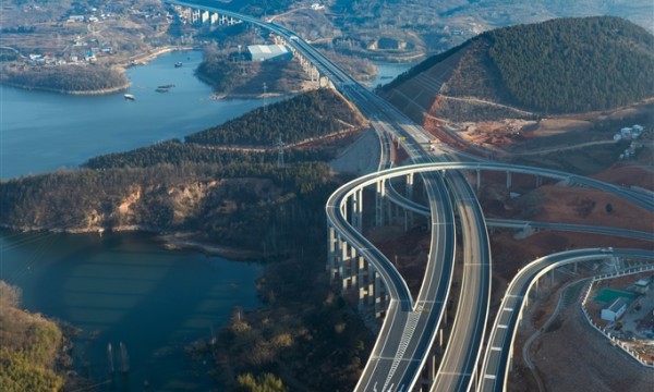 枢纽与支点丨从全局谋划一域 以一域服务全局